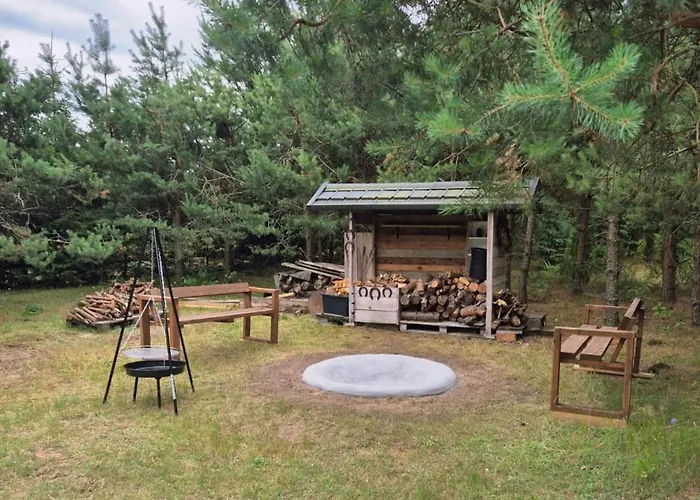 Pod Lasem Niepoczolowice